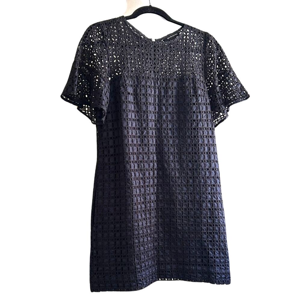 Banana Republic Eyelet Babydoll Dress Sz 4, Navy/Black Like New.